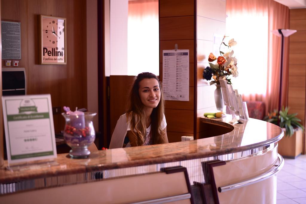 Hotel Gabry Cervia Eksteriør bilde